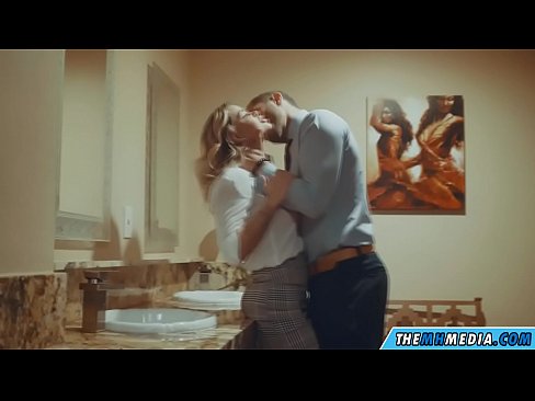 ❤️ Kur një bjonde me bukë ju josh në një banjë publike ❌ Video qij tek ne sq.super-vip.top ️❤